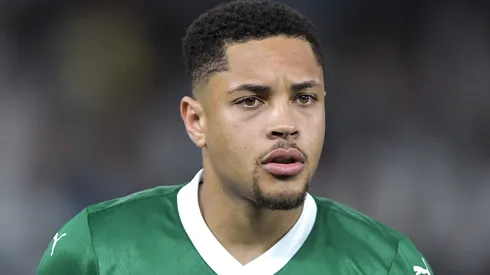 Vitor Roque é dúvida para o clássico.