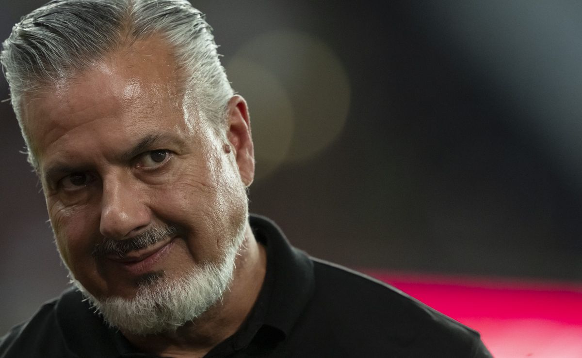 José Boto observa a base e acompanha a estreia do Flamengo no Campeonato Carioca