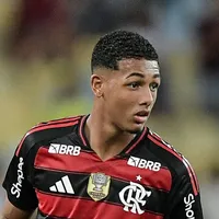 Zagueiro João Victor falha em Flamengo x Portuguesa-RJ