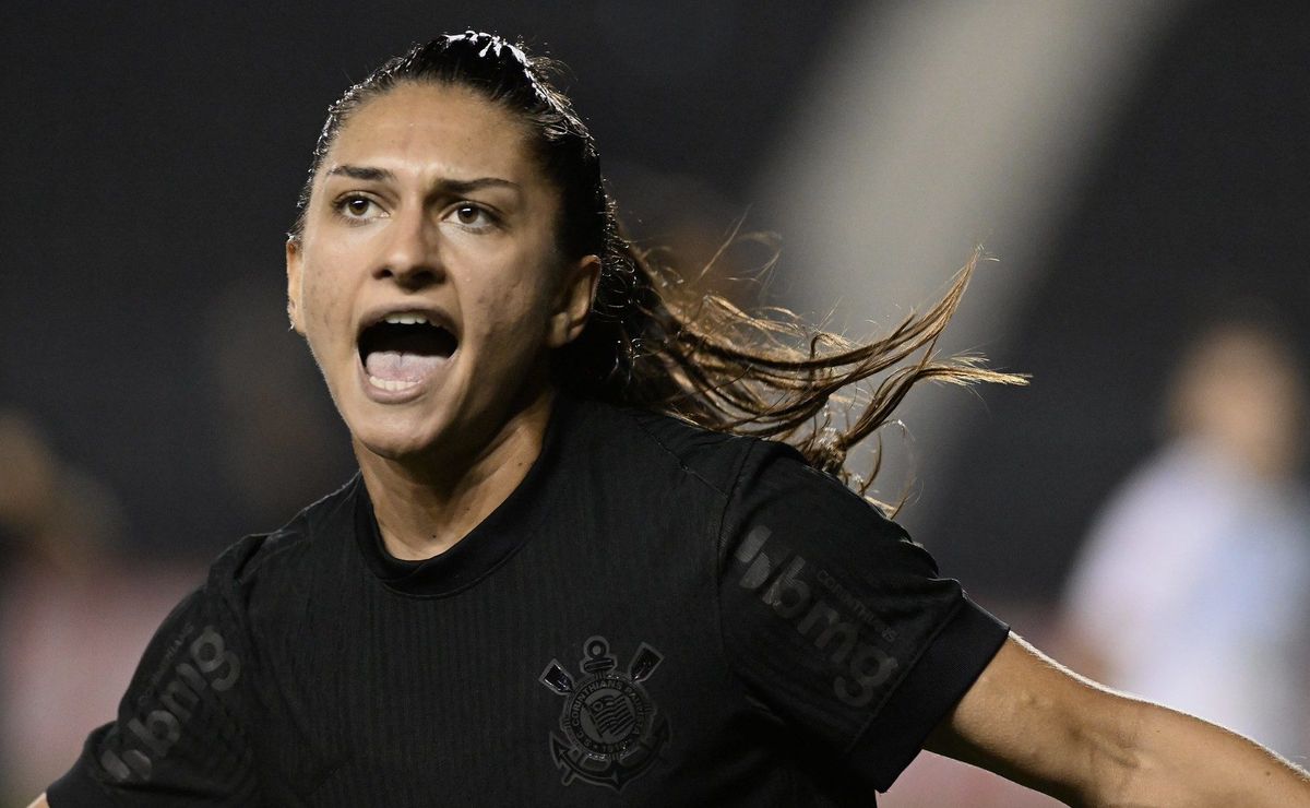 Leticia Santos retorna às Sereias da Vila e reforça o Santos para 2026