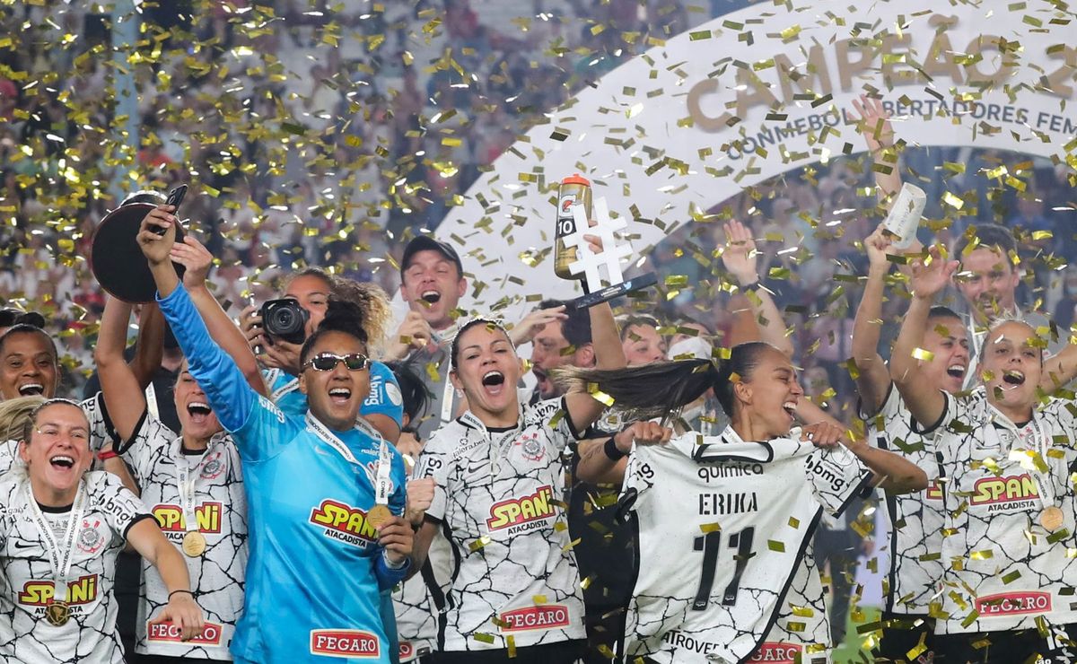 Corinthians planeja usar premiação de patrocinador para quitar dívida com elenco feminino