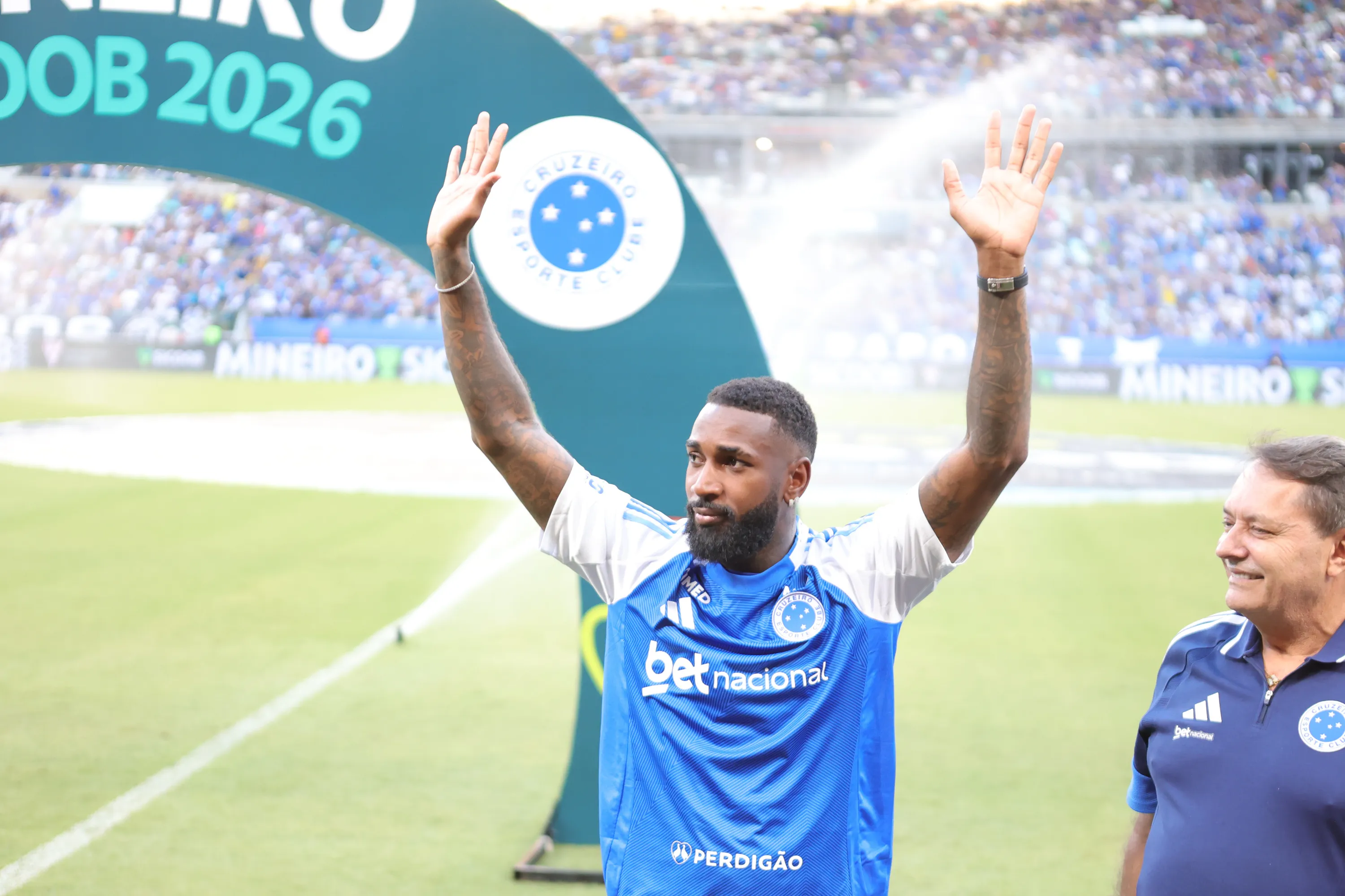 Gerson na apresentação pelo Cruzeiro. Foto: Gilson Lobo/AGIF