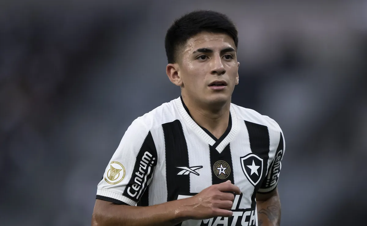Palmeiras estuda empréstimo por Thiago Almada e reage a pedida do Atlético