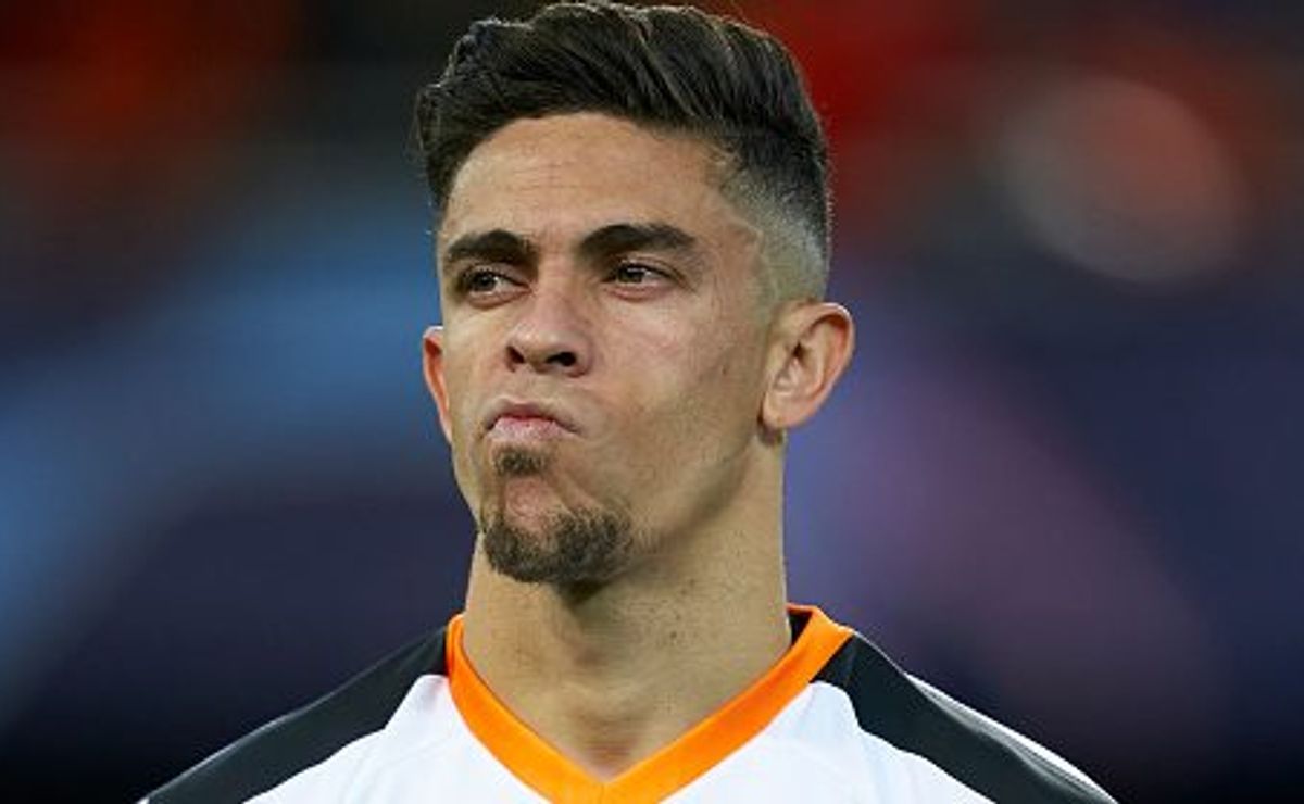 Gabriel Paulista mal é anunciado pelo Corinthians e André Ramalho já minimiza concorrência