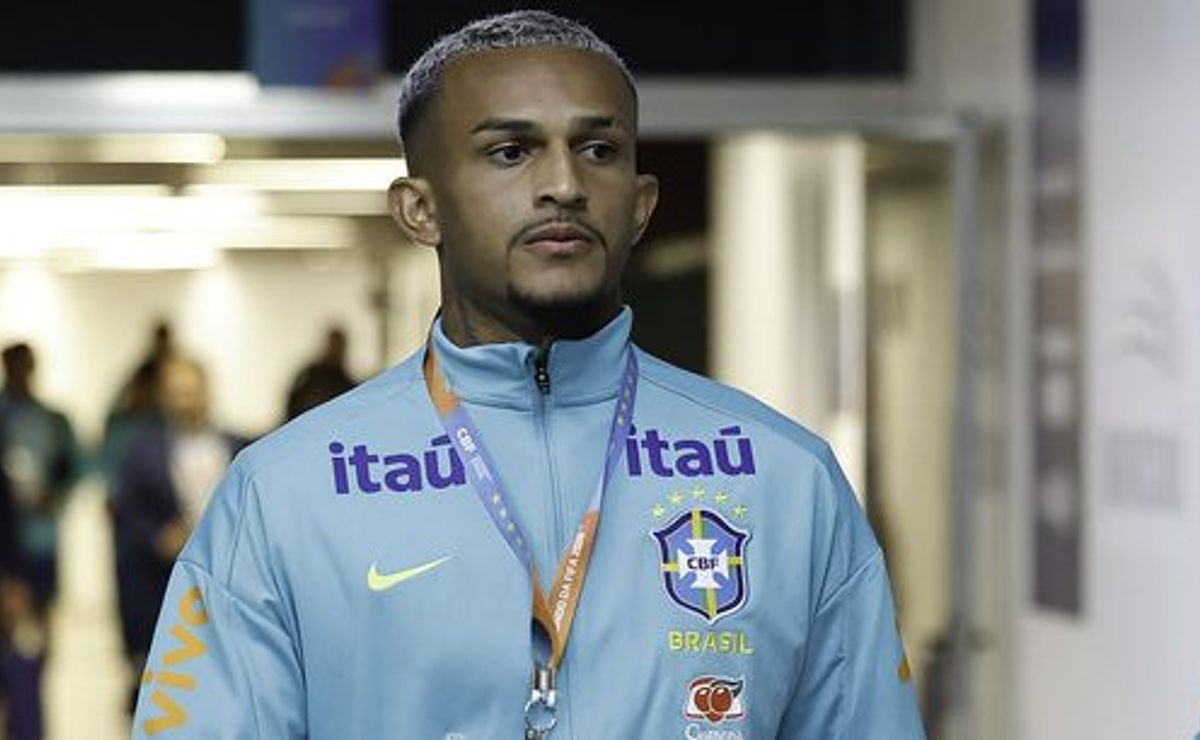 Wesley tem venda proibida pela Roma e vira intocável, 6 meses após deixar o Flamengo