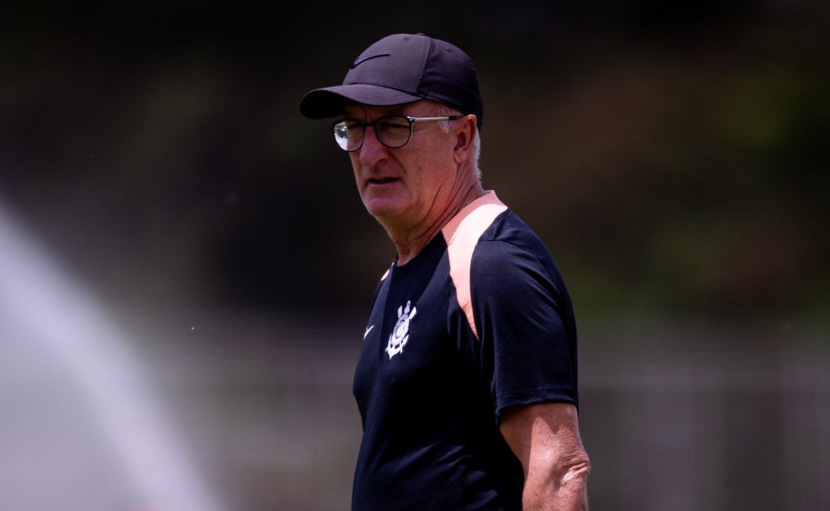 Dorival Júnior enaltece atitude de Marcelo Paz em negociação para chegada de reforços no Corinthians