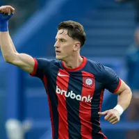 Vasco nega interesse em Andrés Vombergar e descarta negociação com o centroavante