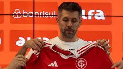 Pezzolano precisa ter paciencia para a chegada de reforços