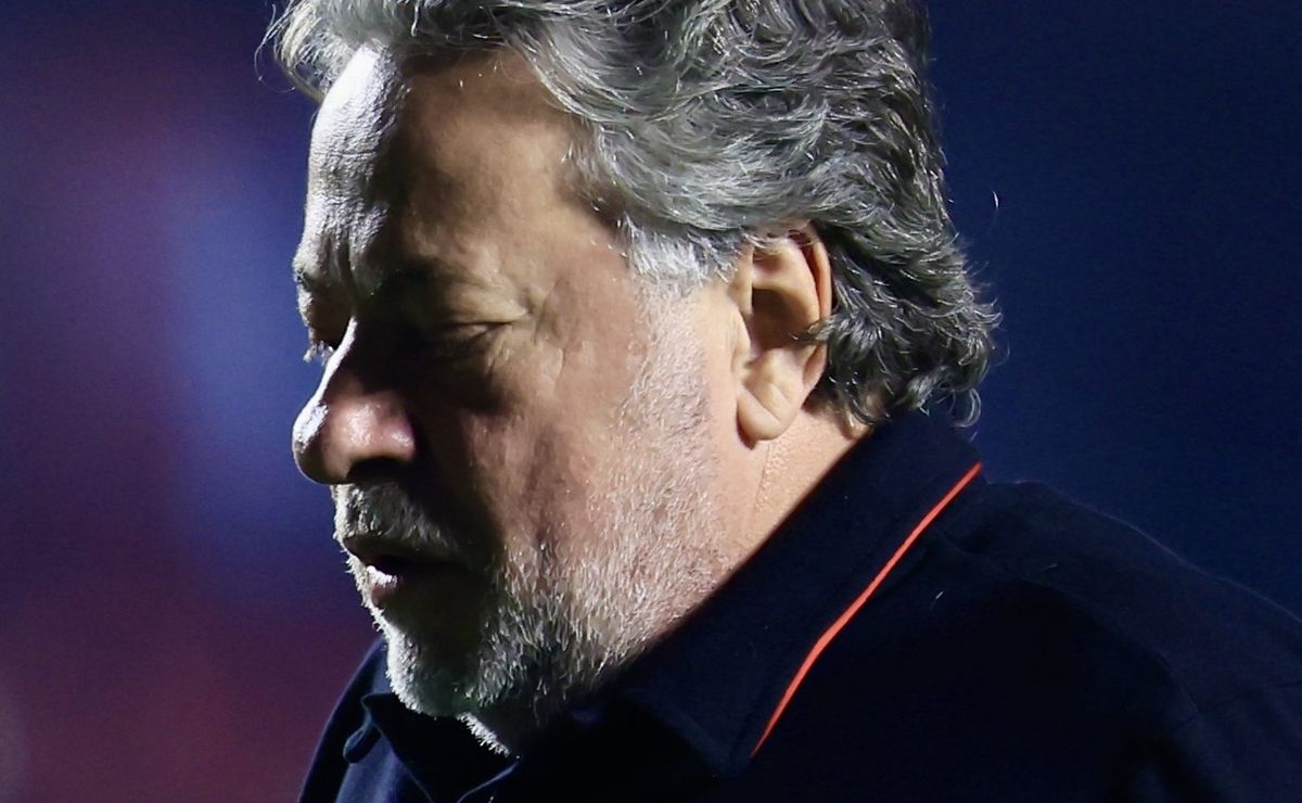 Nos bastidores do Morumbis, Casares reage, fala em injustiça e contesta impeachment no São Paulo