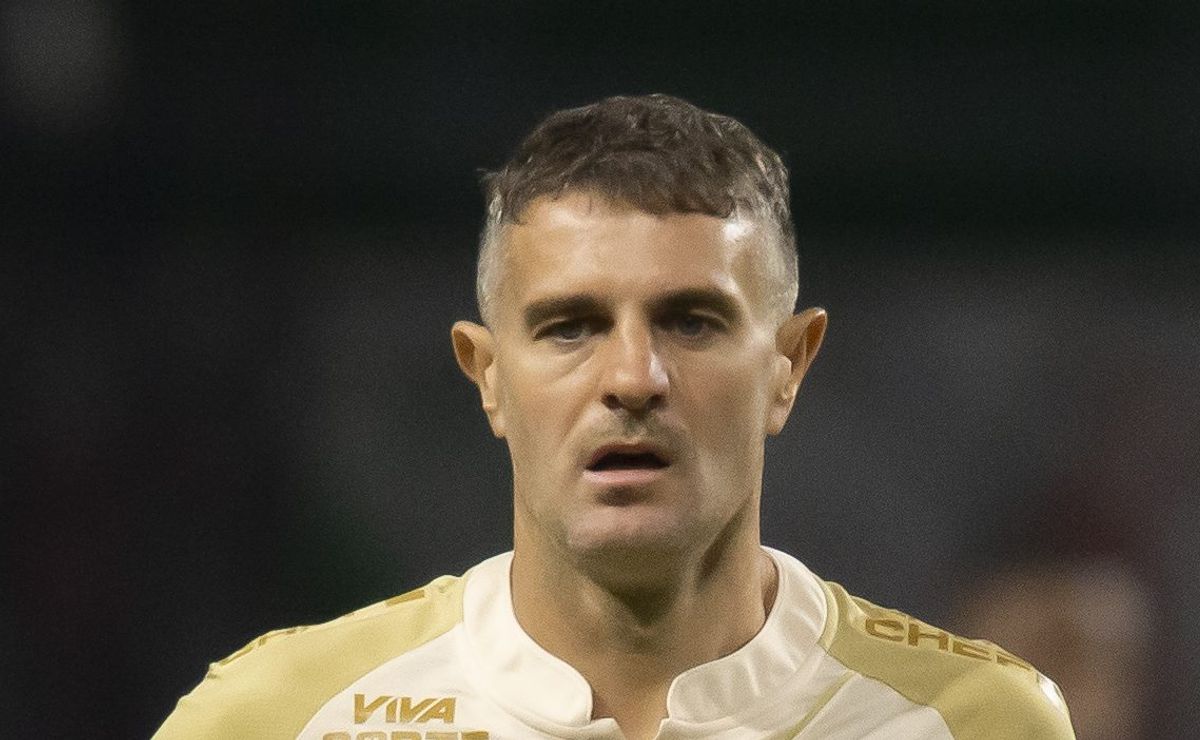 Vegetti acerta salários com Cerro Porteño e Vasco aumenta tensão com atacante ao descartar saída de graça