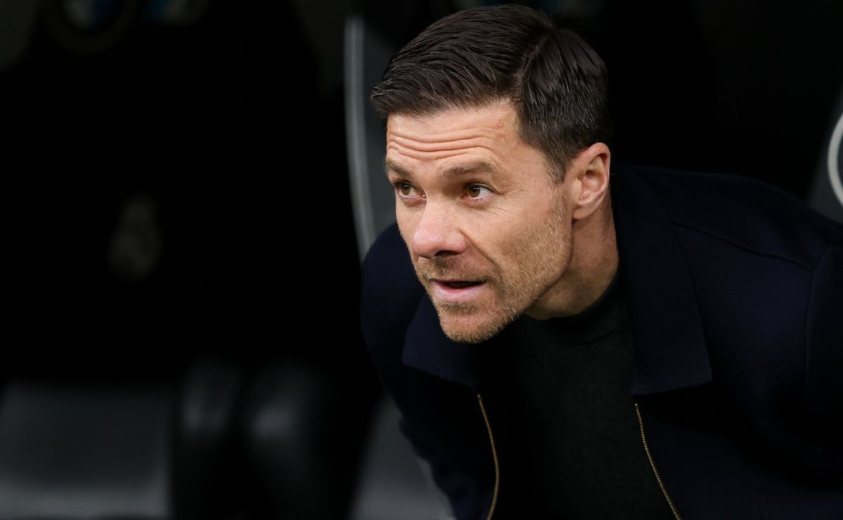 Real Madrid demite Xabi Alonso após derrota para o Barcelona e promove Álvaro Arbeloa como novo técnico