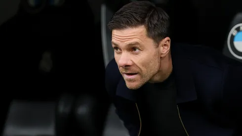 Xabi Alonso não resistiu à derrota para o Barcelona na Supercopa da Espanha
