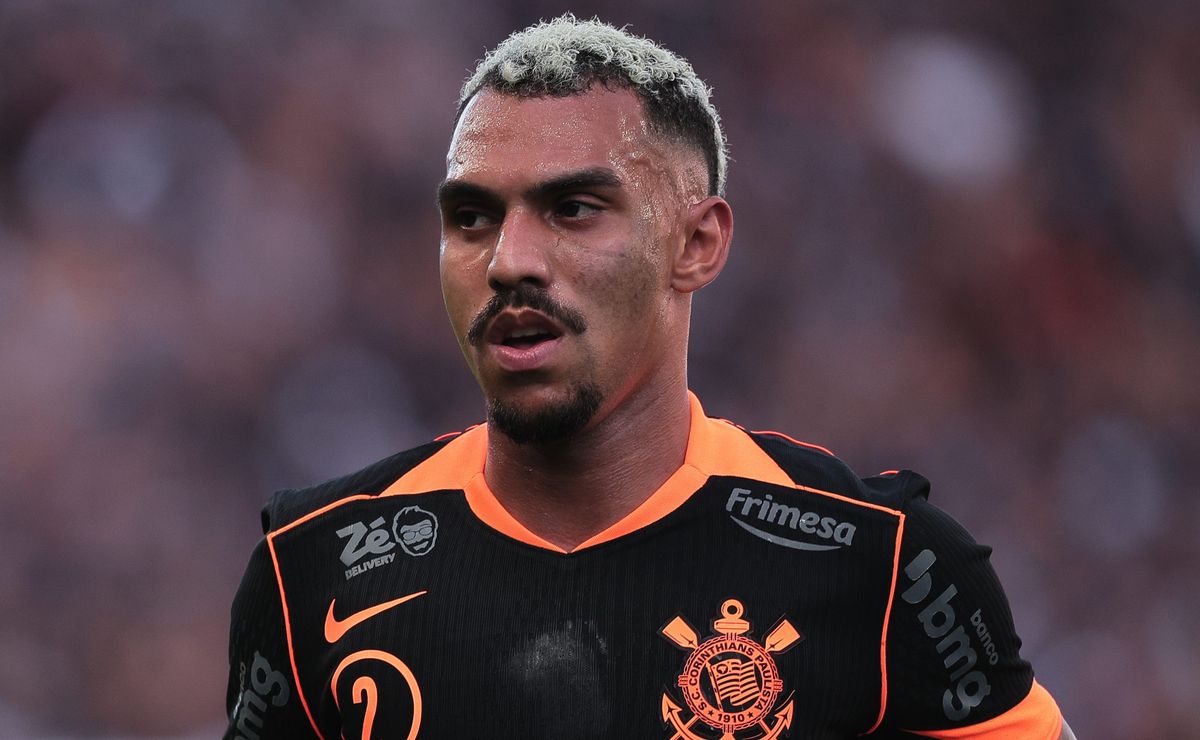 Referência no Corinthians, Matheuzinho desbancou Pedro Milans em números na temporada passada