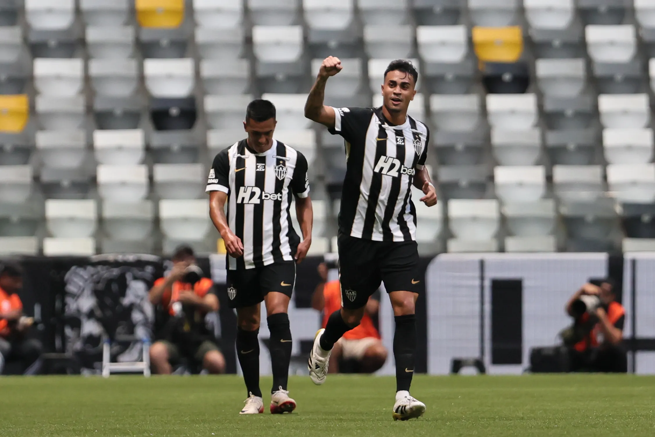 Reinier comemora seu gol pelo Galo. Foto: Gilson Lobo/AGIF