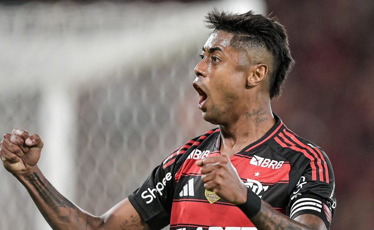 Bruno Henrique, especulado no Santos, recebe quase R$ 2 milhões e deve seguir no Flamengo