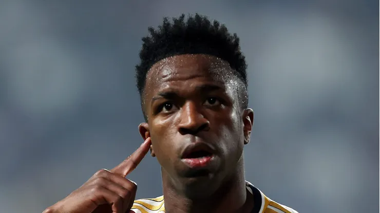 Vinícius Júnior comemorando gol pelo Real Madrid.