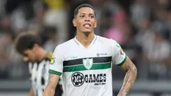 Kauã Diniz jogador do America-MG lamenta durante partida contra o Atletico-MG no estadio Mineirao pelo campeonato Mineiro 2025. Foto: Gilson Lobo/AGIF