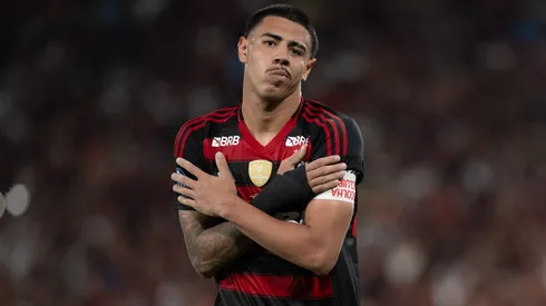 Iago marcou de cabeça para salvar o Flamengo em empate na estreia do Carioca