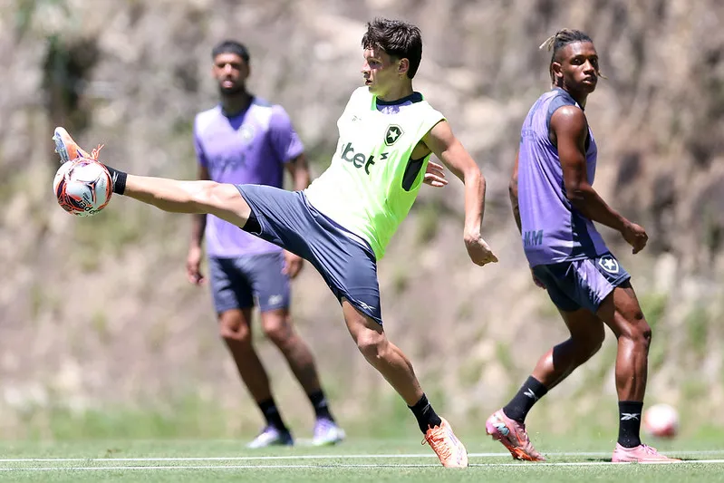 Elenco do Botafogo durante treino. Foto: Vitor Silva/Botafogo