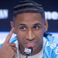 Grêmio chega a sete opções para as pontas do ataque