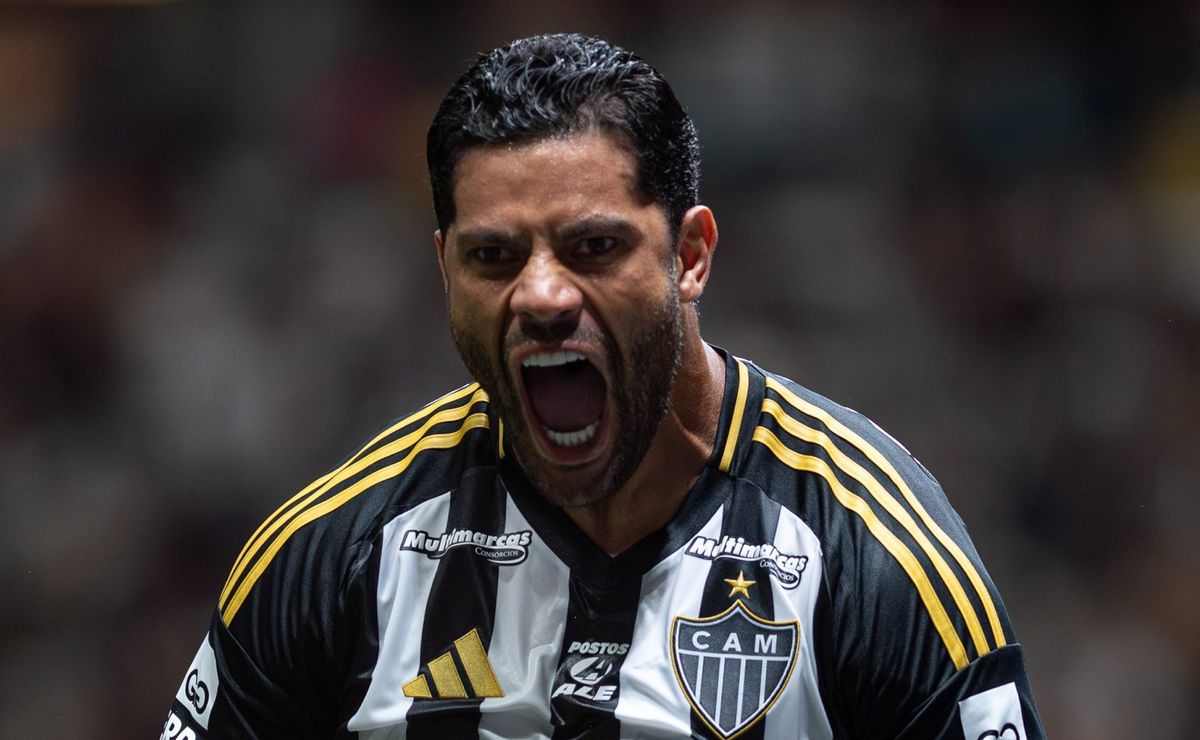Advogada de Hulk indica preconceito contra o atacante do Atlético-MG e cita Romário