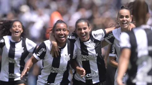 Comemoração jogadoras Corinthians. Foto: Alan Morici/AGIF