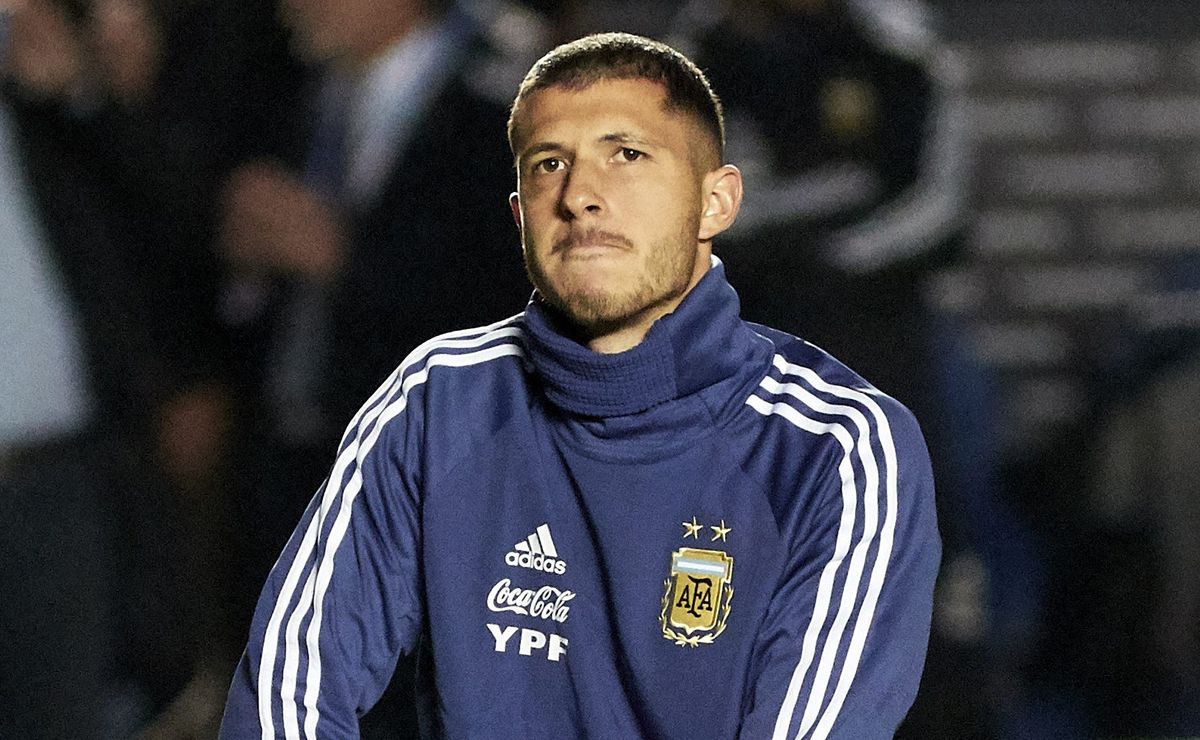 Grêmio acena contrato até 2028 para vencer concorrência por Guido Rodríguez; otimismo é grande nos bastidores