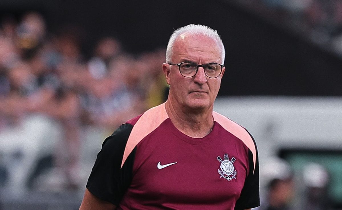 Dorival Júnior não se cala e explica poucas oportunidades de Ángel Romero no fim de 2025