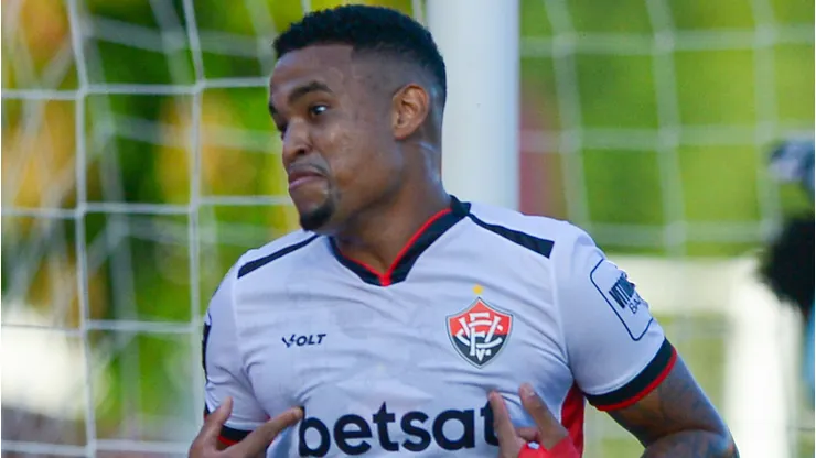 Alerrandro tem números positivos no Vitória, mas abaixo no CSKA