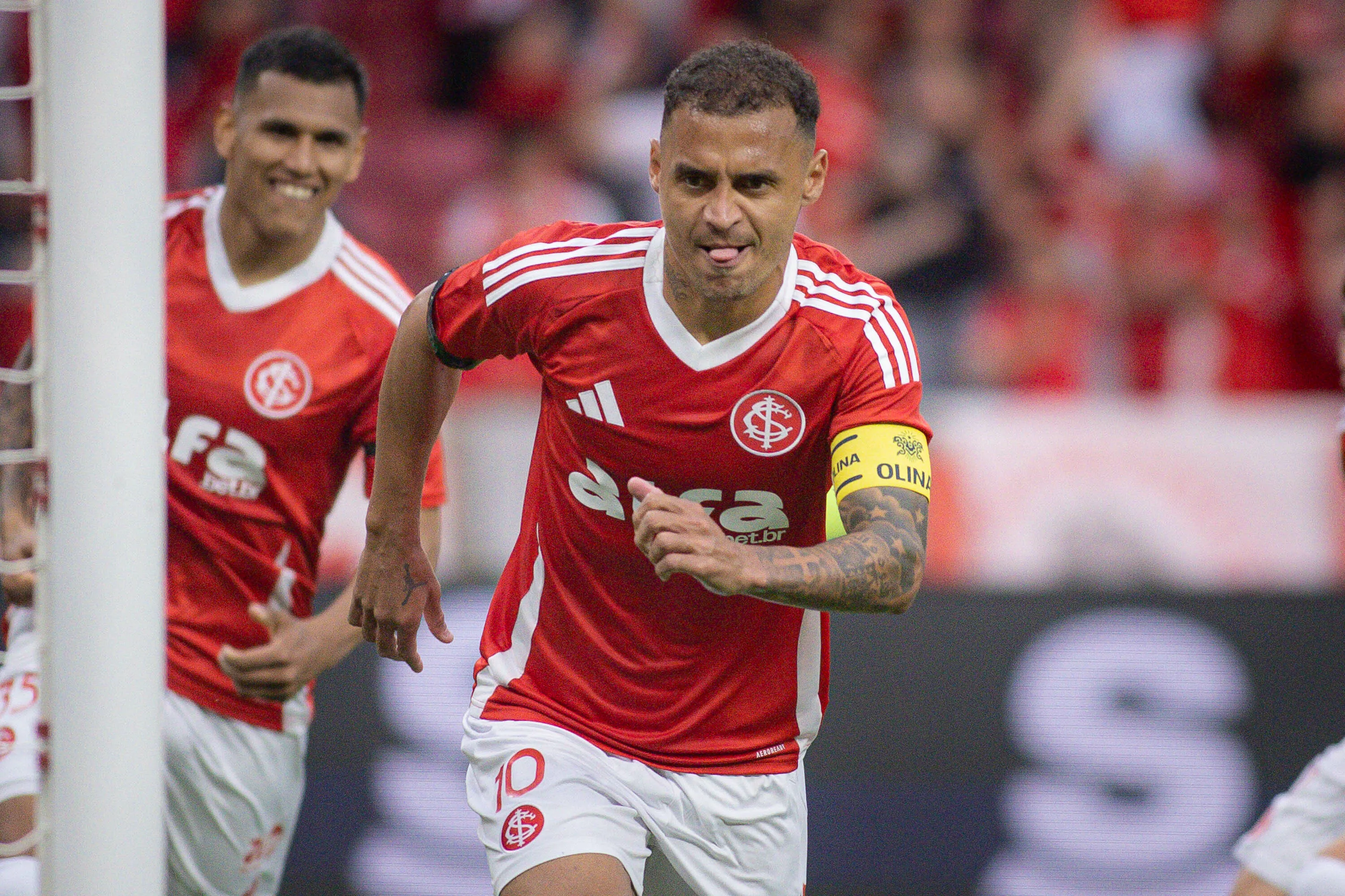 Alerrandro tem características que podem ser essenciais para Alan Patrick. Foto: Maxi Franzoi/AGIF