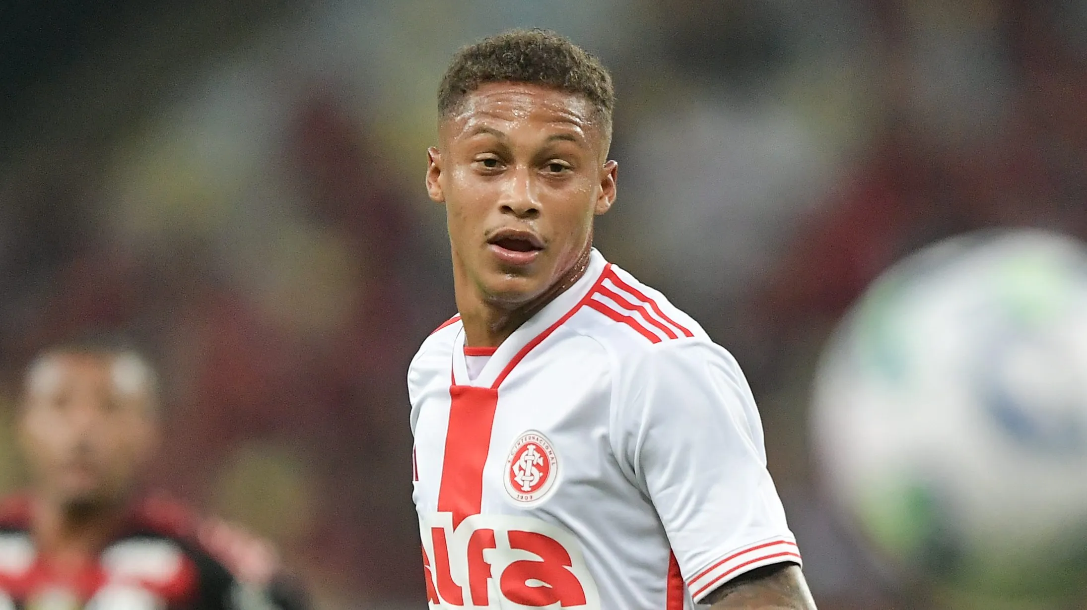 Vitinho no Internacional. Foto: Thiago Ribeiro/AGIF