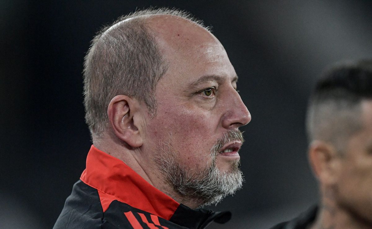 Internacional abre conversas por atacante e quer aumentar o contrato de Vitinho