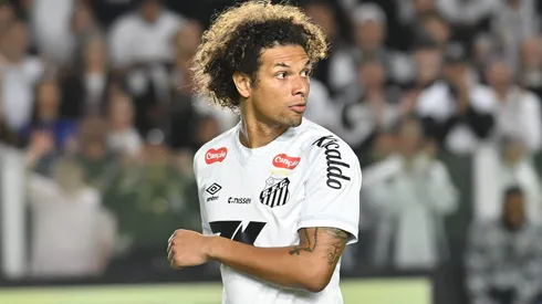 Arão tem sido uma liderança bastamte atuante no Peixe – Foto: Jota Erre/AGIF