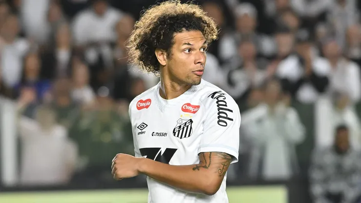 Arão tem sido uma liderança bastamte atuante no Peixe - Foto: Jota Erre/AGIF