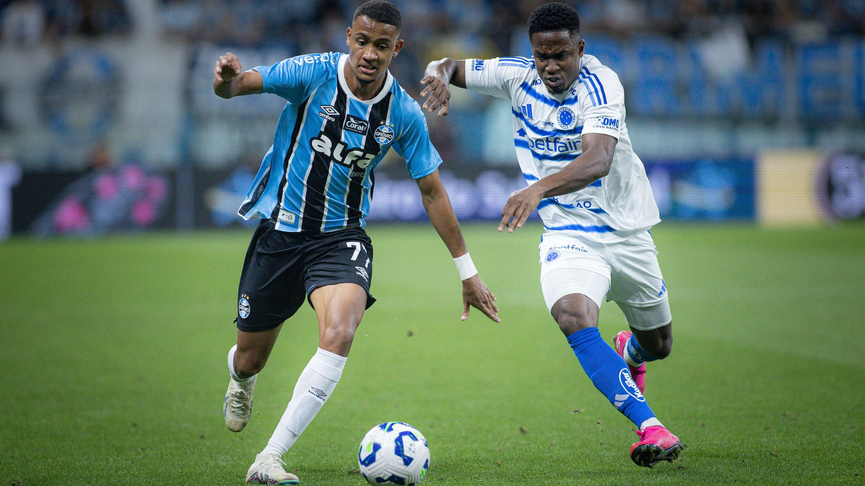 André Henrique em ação pelo Imortal – Foto: Maxi Franzoi/AGIF