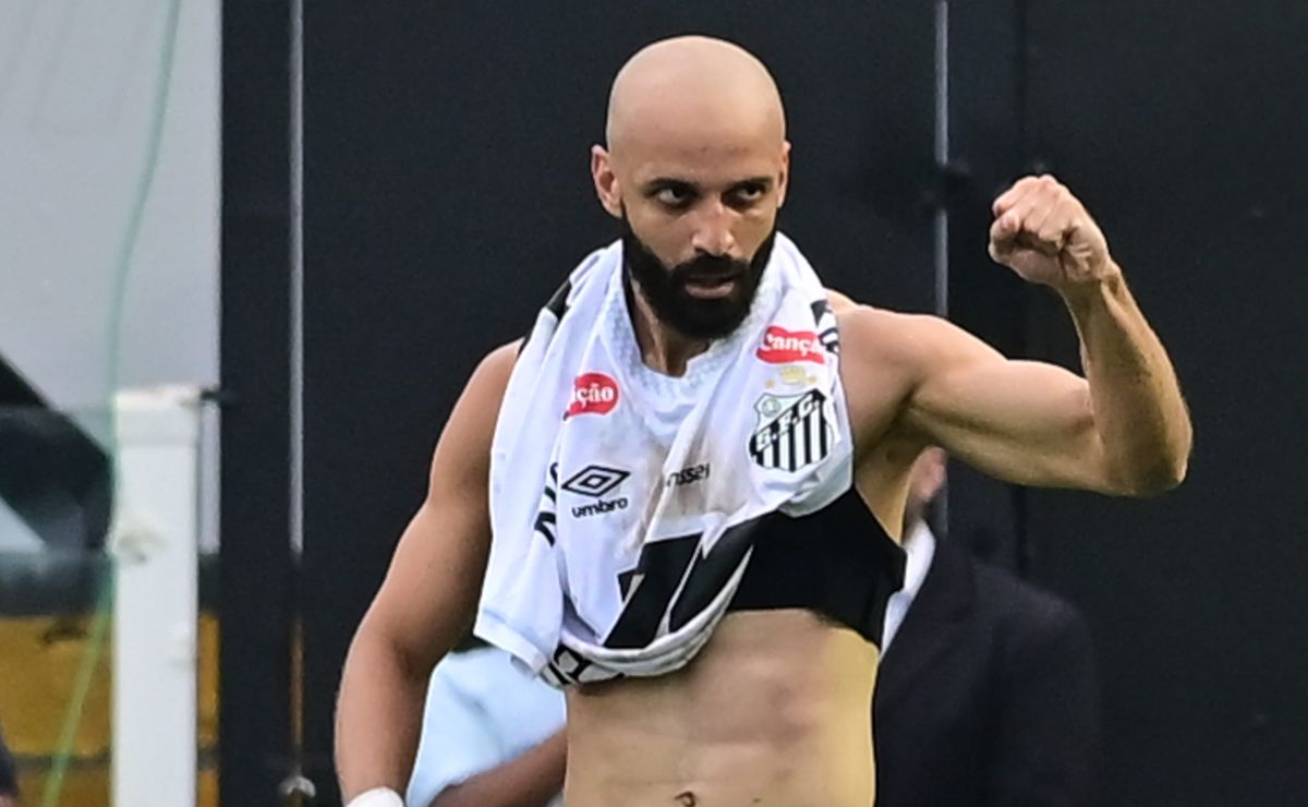 Thaciano vira protagonista e Santos define que atacante terá nova chance
