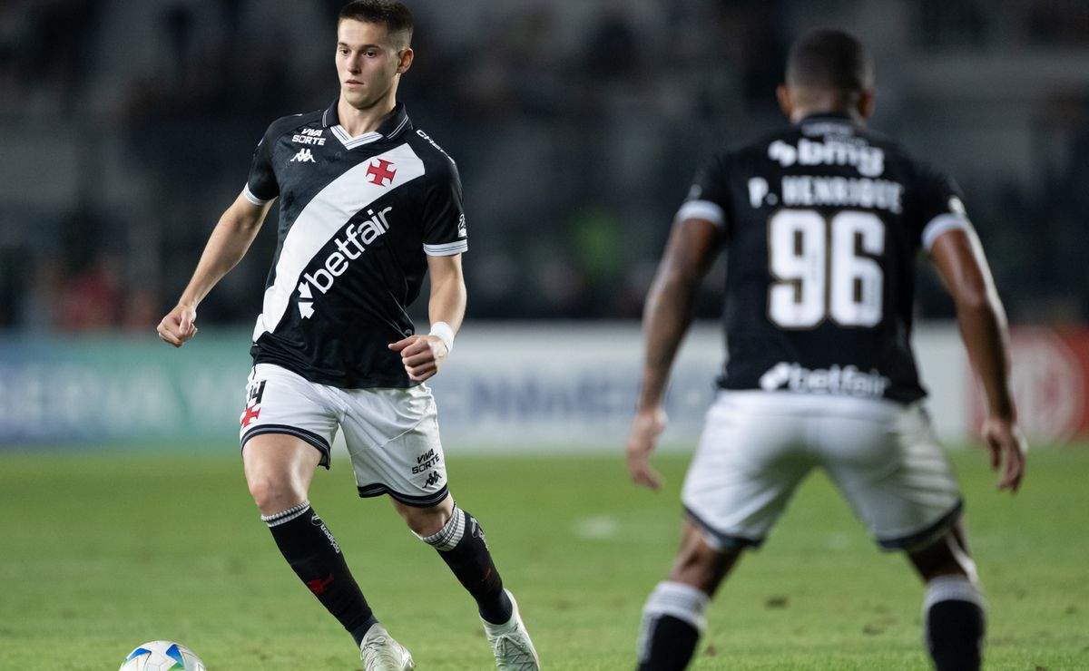 Vasco define situação de Estrella, e meio-campista não será negociado durante o estadual
