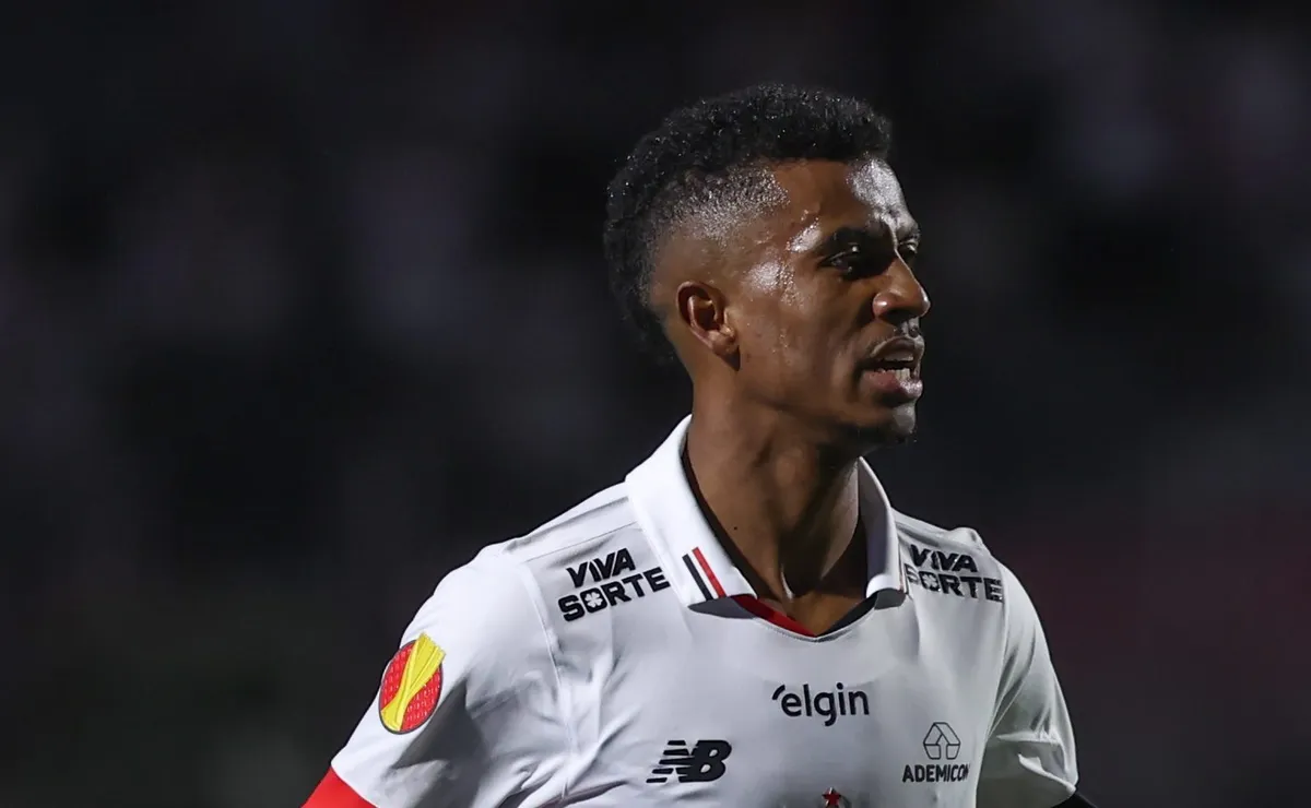 Flamengo reage e planeja oferta com Allan e dinheiro para garantir Marcos Antônio do São Paulo