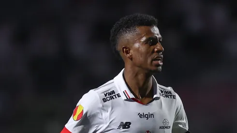 Marcos Antônio em campo pelo São Paulo.
