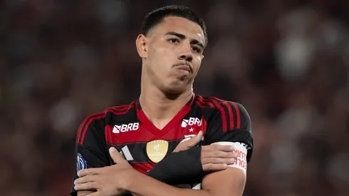 Zagueiro tem o futuro incerto – Foto: Jorge Rodrigues/AGIF.