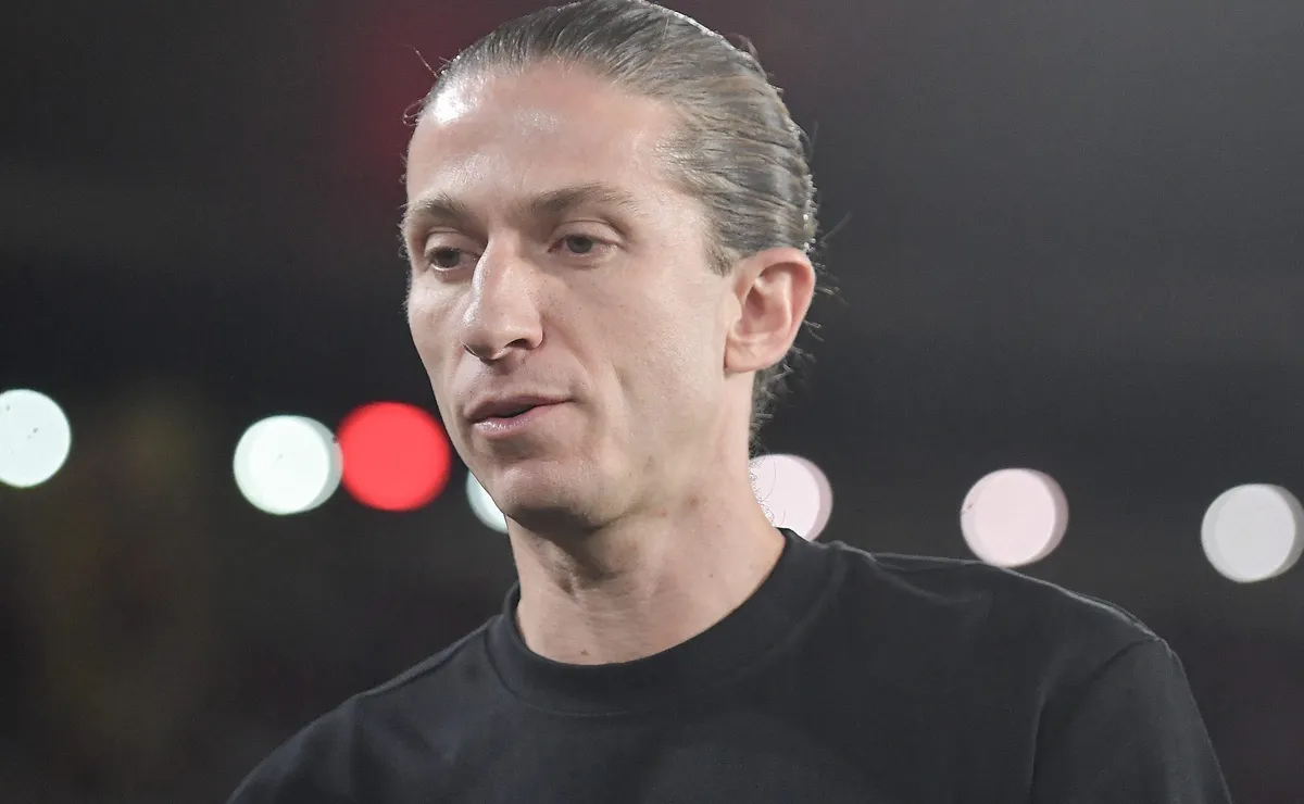 Iago sem espaço no Flamengo, e venda pode ser iminente; Filipe Luís é o motivo