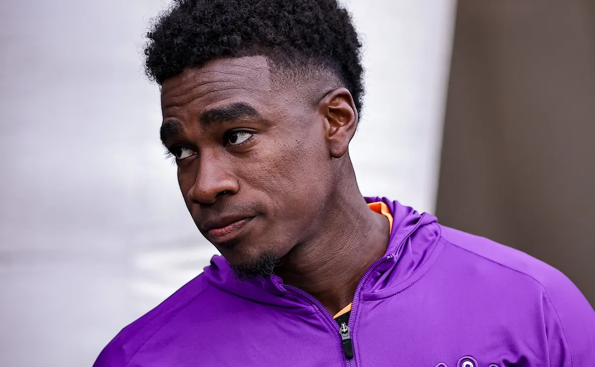 Corinthians acelera saídas de Hernández e Santana para fechar elenco de 2026