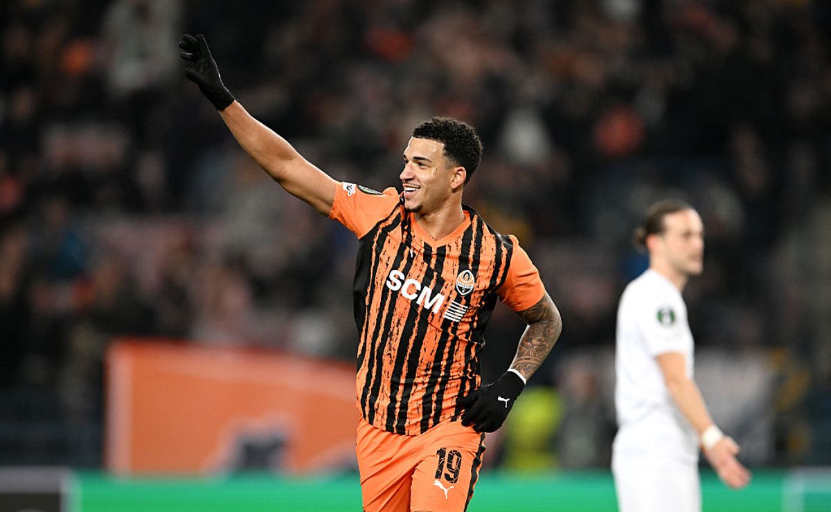 Kauã Elias revela que não tem problema jogar no Flamengo e nega proposta do Rubro-Negro: “Nada concreto”