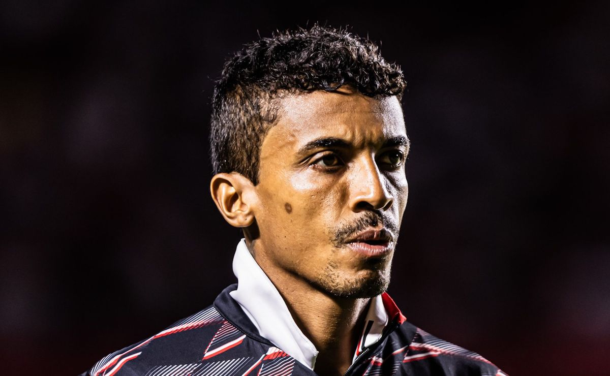 Luiz Gustavo é oferecido para o Grêmio, e Odorico Roman avisa que não vai contratar o volante