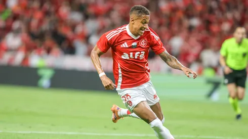 Vitinho, atacante do Inter em partida pelo campeonato brasileiro (Foto: Ricardo Duarte / Internacional)