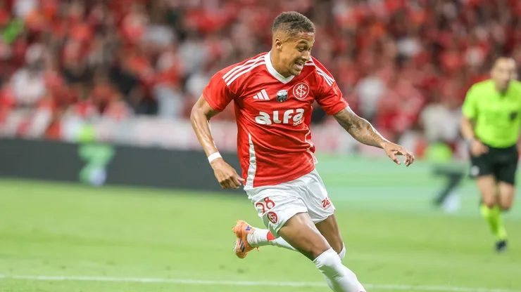 Vitinho, atacante do Inter em partida pelo campeonato brasileiro (Foto: Ricardo Duarte / Internacional)