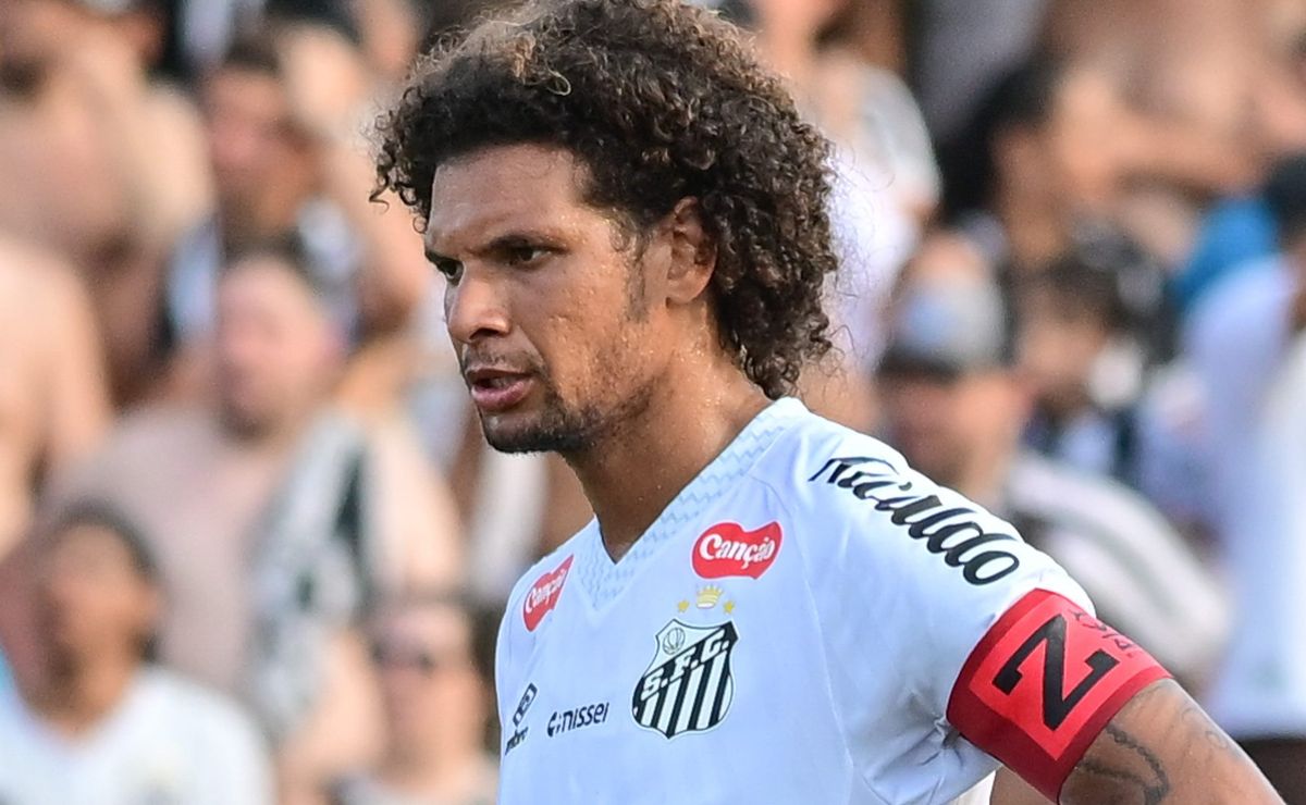 Willian Arão celebra fim das dores, assume liderança e busca afirmação na equipe do Santos em 2026