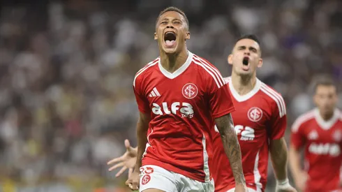 Vitinho, atacante do Inter em partida pelo campeonato brasileiro (Foto: Ricardo Duarte / Internacional)