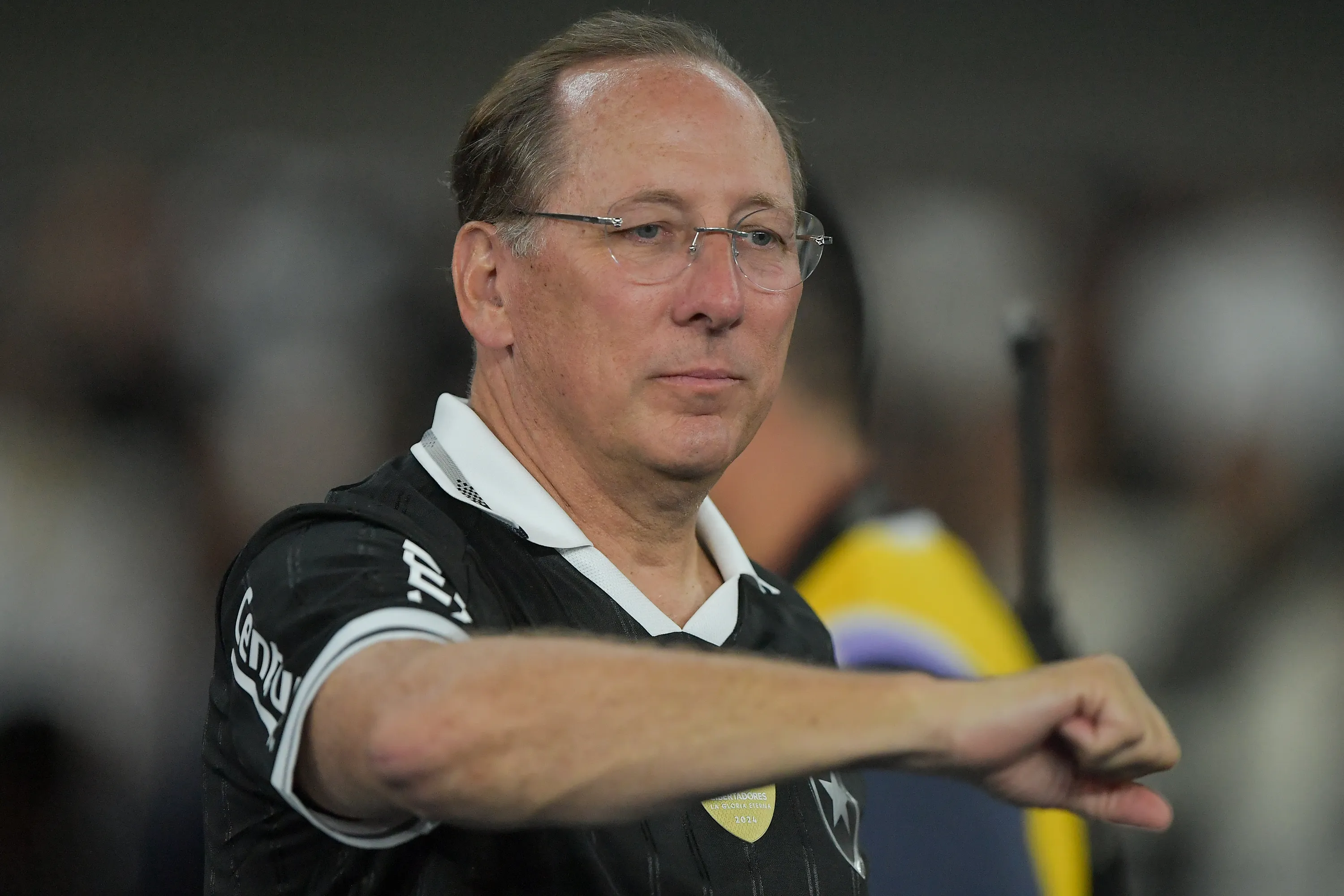 John Textor CEO do Botafogo durante partida contra o Corinthians no estadio Engenhao pelo campeonato Brasileiro A 2025. Foto: Thiago Ribeiro/AGIF