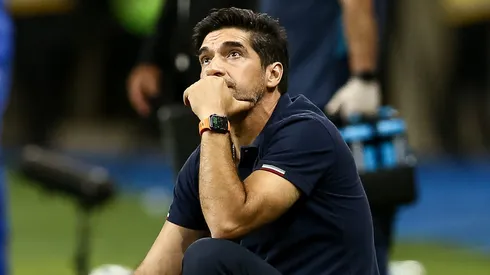 Abel Ferreira, técnico do Palmeiras em partida pelo campeonato brasileiro (Foto: Pedro H. Tesch/Getty Images)
